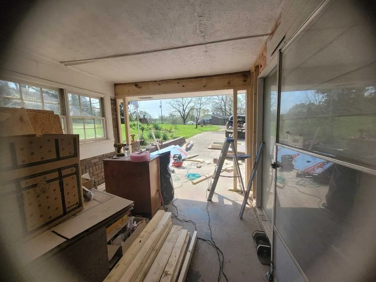 Air movers and dehumidifier for Water Mitigation Services in Brazil