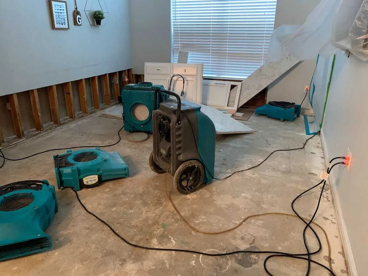 Dehumidifier in flood-cut room for Water Damage Restoration in Brazil